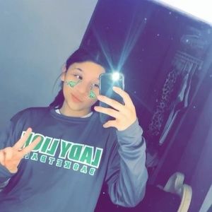 Meet your Posher, Janissa